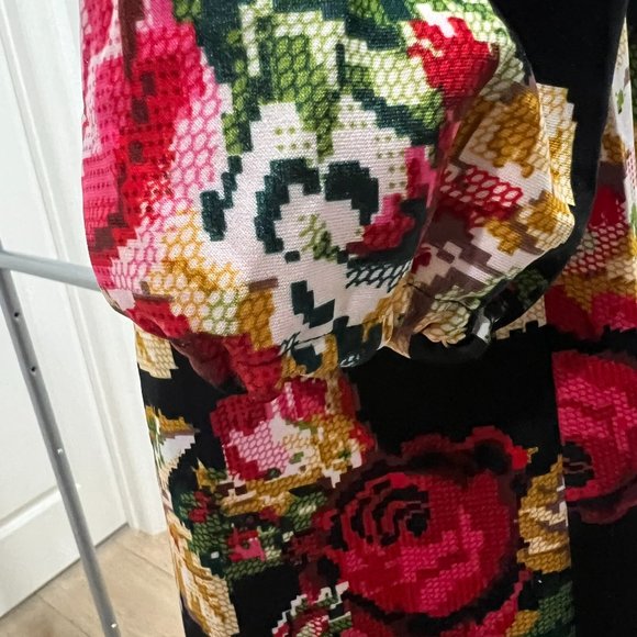 Multi colour low neck, long sleeve with pleat in the front and back . - Picture 2 of 5